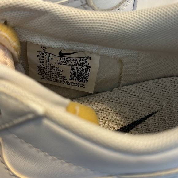 Last Call Nike Shoes Size 5 - Picture 6 of 7